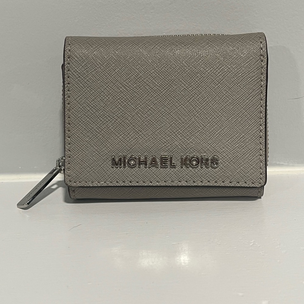 Michael Kors Saffiano Leather Jet Set Travel Card Holder